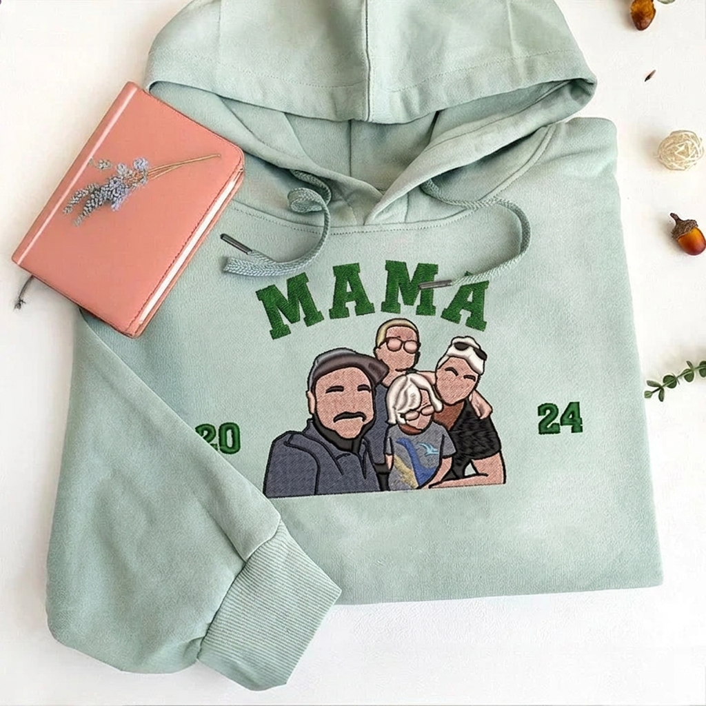 π¨βπ©βπ§βπ¦ Personalized Embroidered Family Photo Sweatshirt β Custom Portrait from Your Favorite Photo