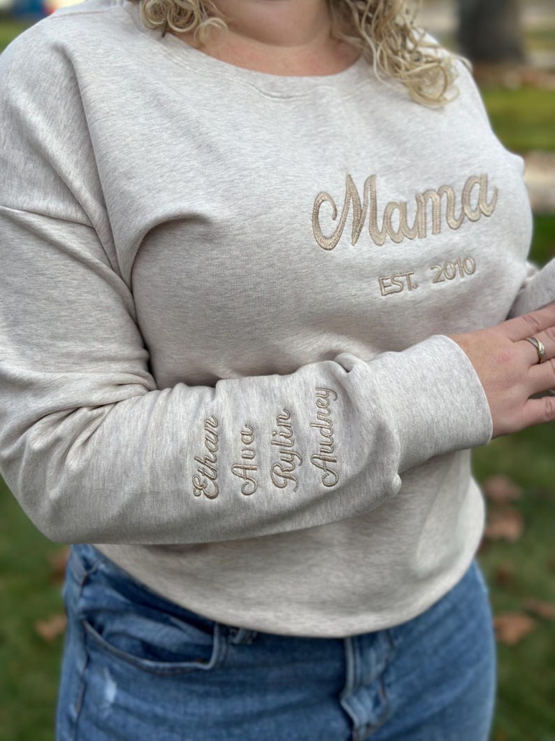Custom Mama Embroidered Sweatshirt – Personalized Kids Names Sleeve &amp; Est. Year Crewneck