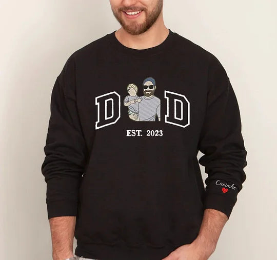 A Papa T-shirt with a photo and a sweatshirt separately embroidered with the portraits of the father and the child