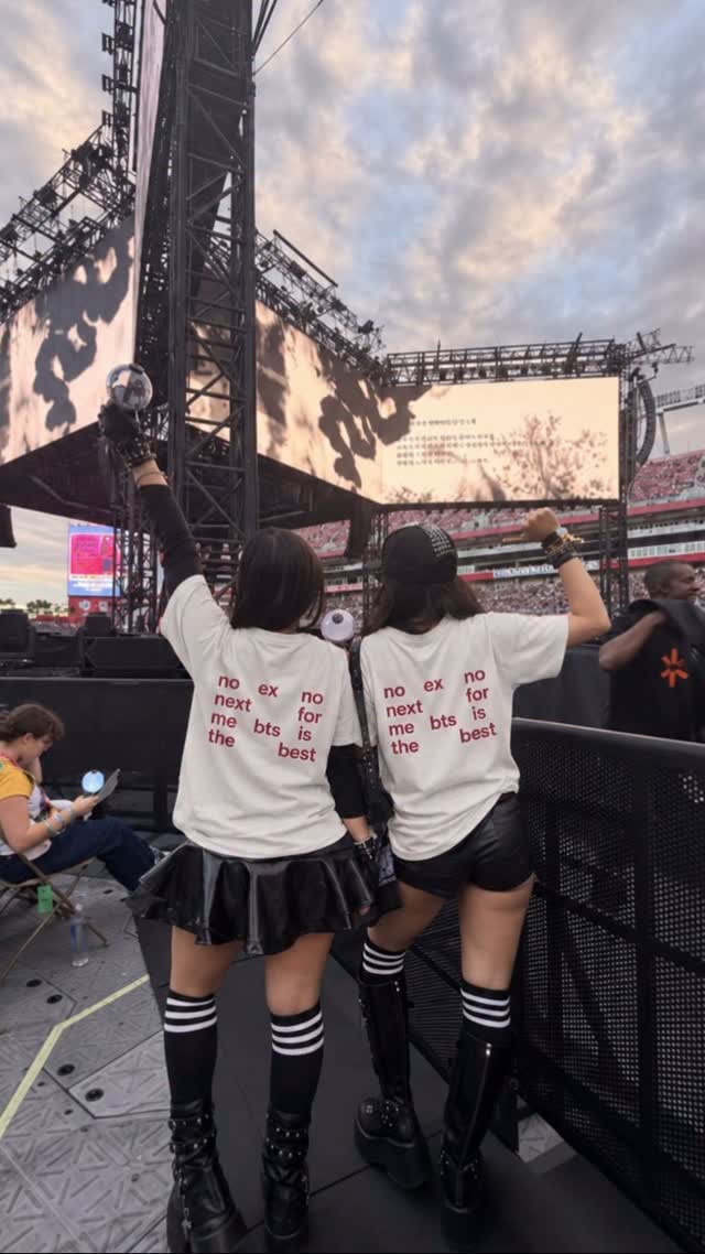<p>Wear your favorite design for concert nights, fan meetups, and group photos.</p>