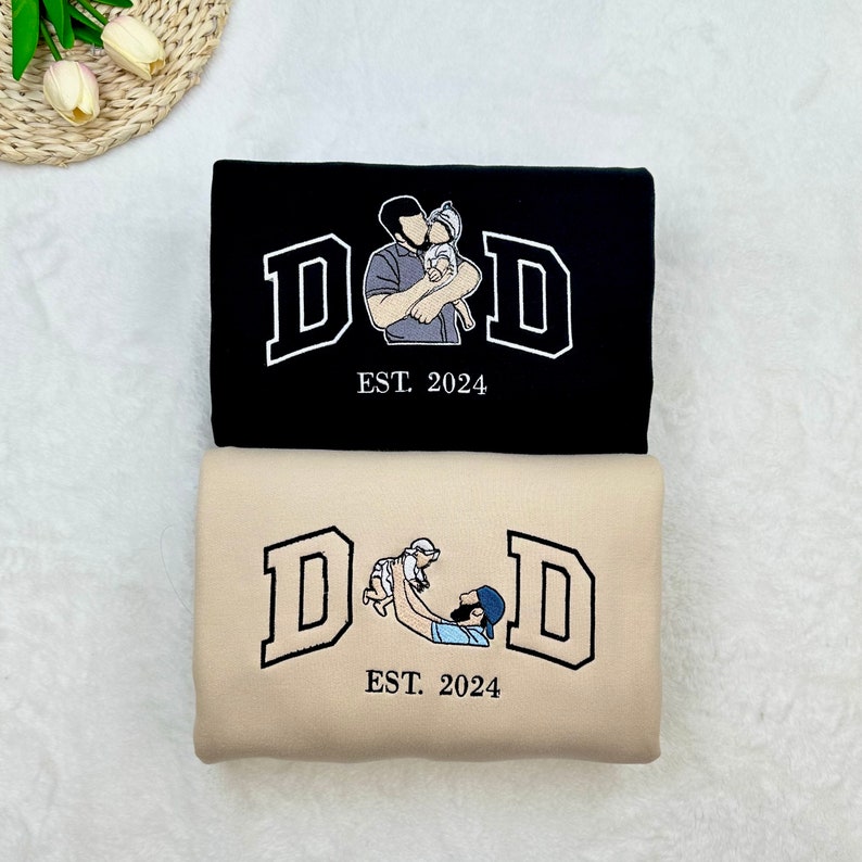 A Papa T-shirt with a photo and a sweatshirt separately embroidered with the portraits of the father and the child